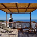Lacco Terrace Solarium فيلة *